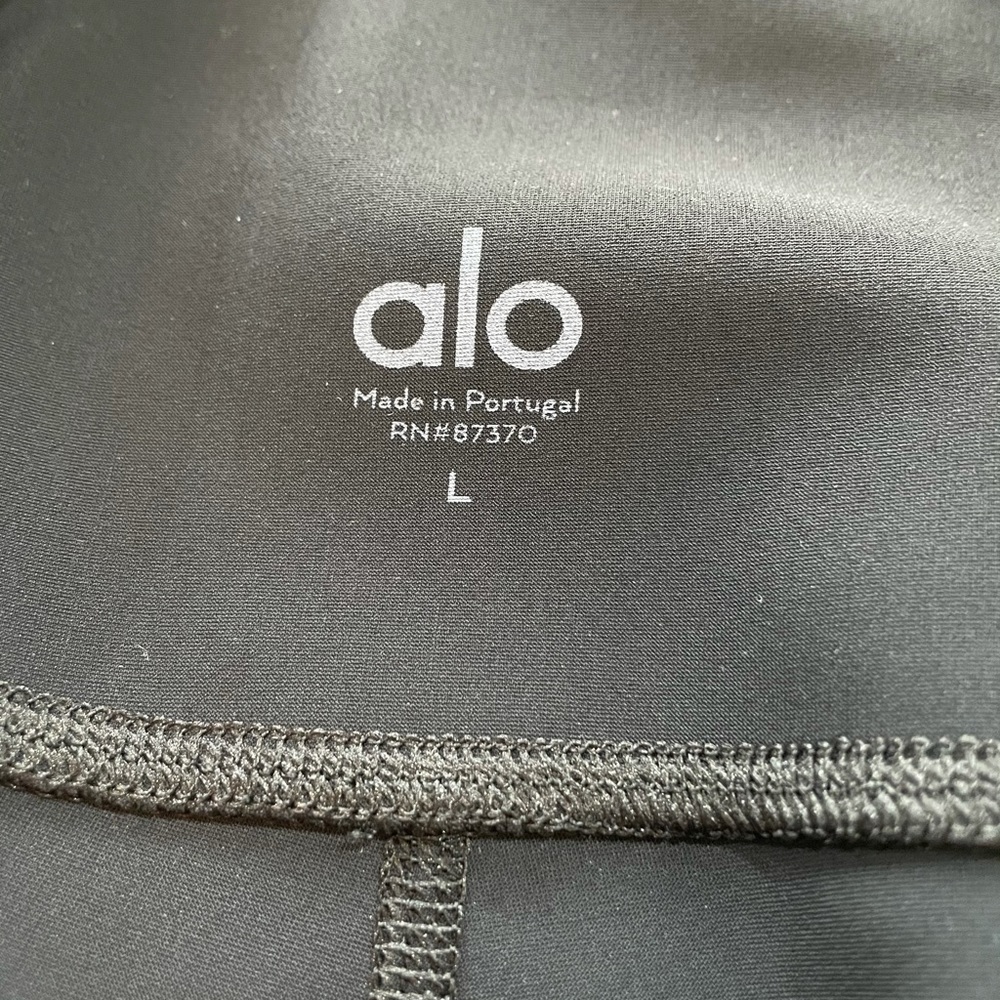 Nwot Alo Ripped Warrior Leggings View 4